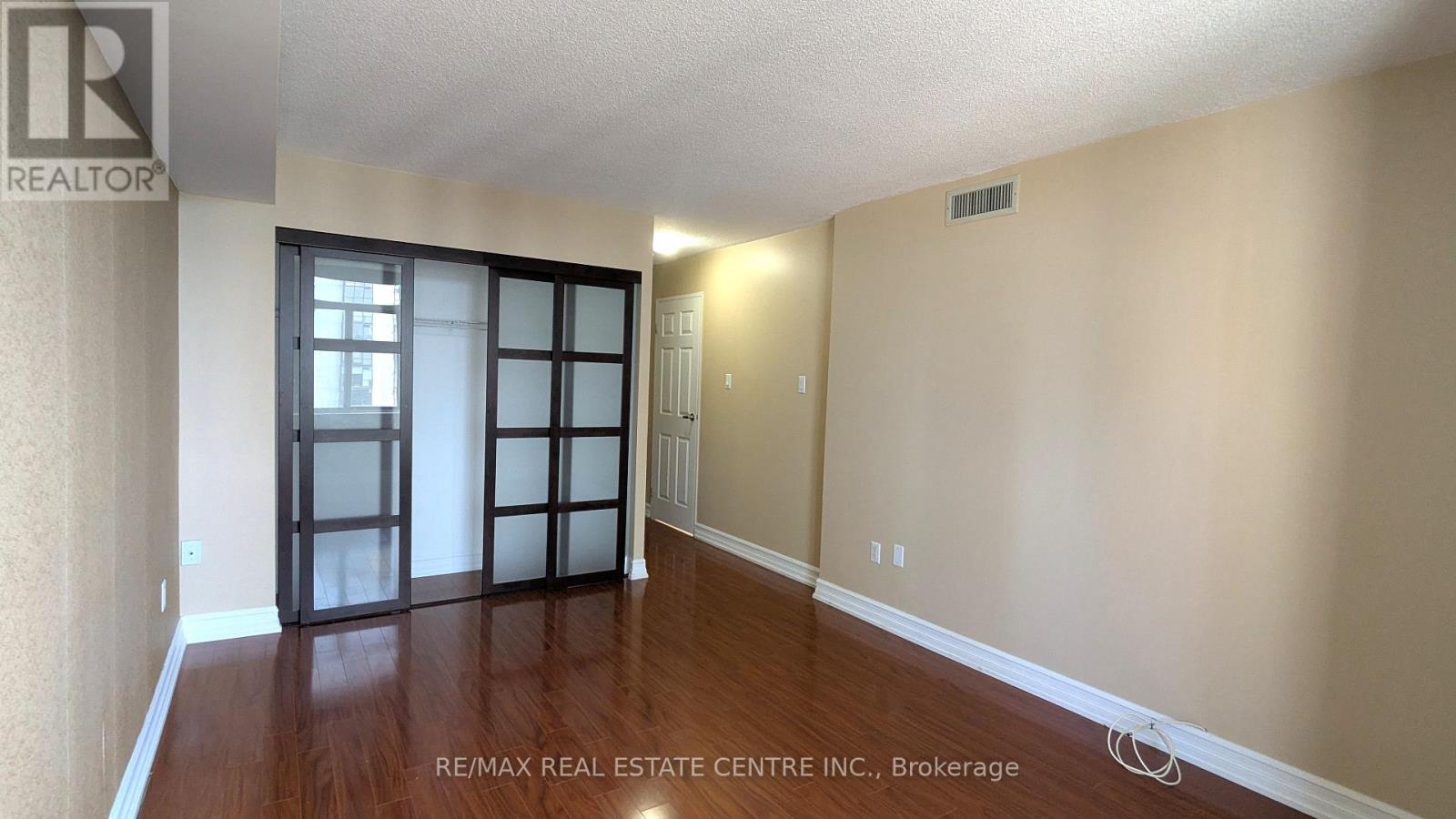 1515 - 300 Webb Drive, Mississauga, Ontario  L5B 3W3 - Photo 20 - W13660046