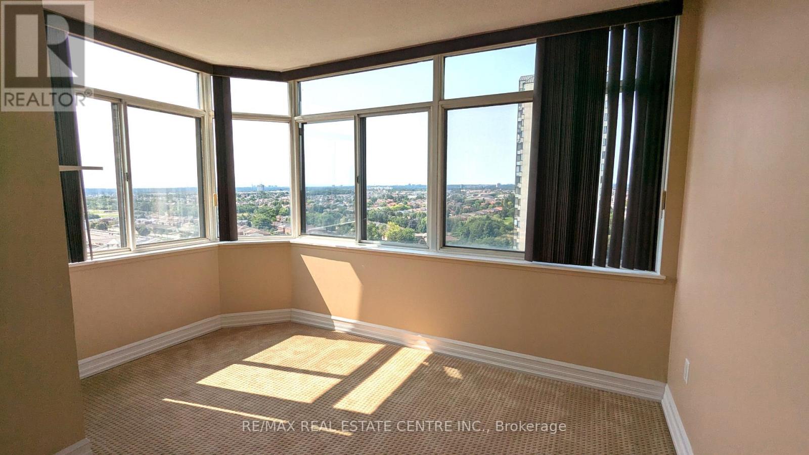 1515 - 300 Webb Drive, Mississauga, Ontario  L5B 3W3 - Photo 9 - W13660046