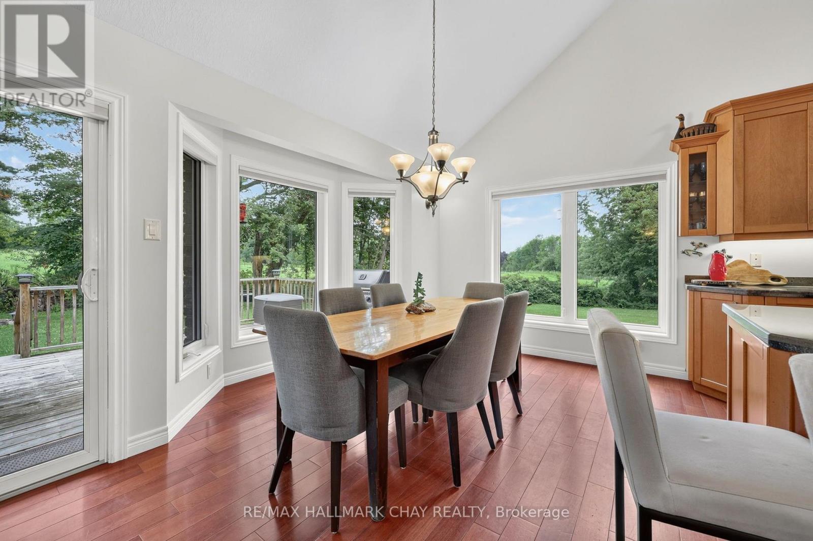 194 Moon Point Drive, Oro-Medonte, Ontario  L3V 6H1 - Photo 10 - S13657236