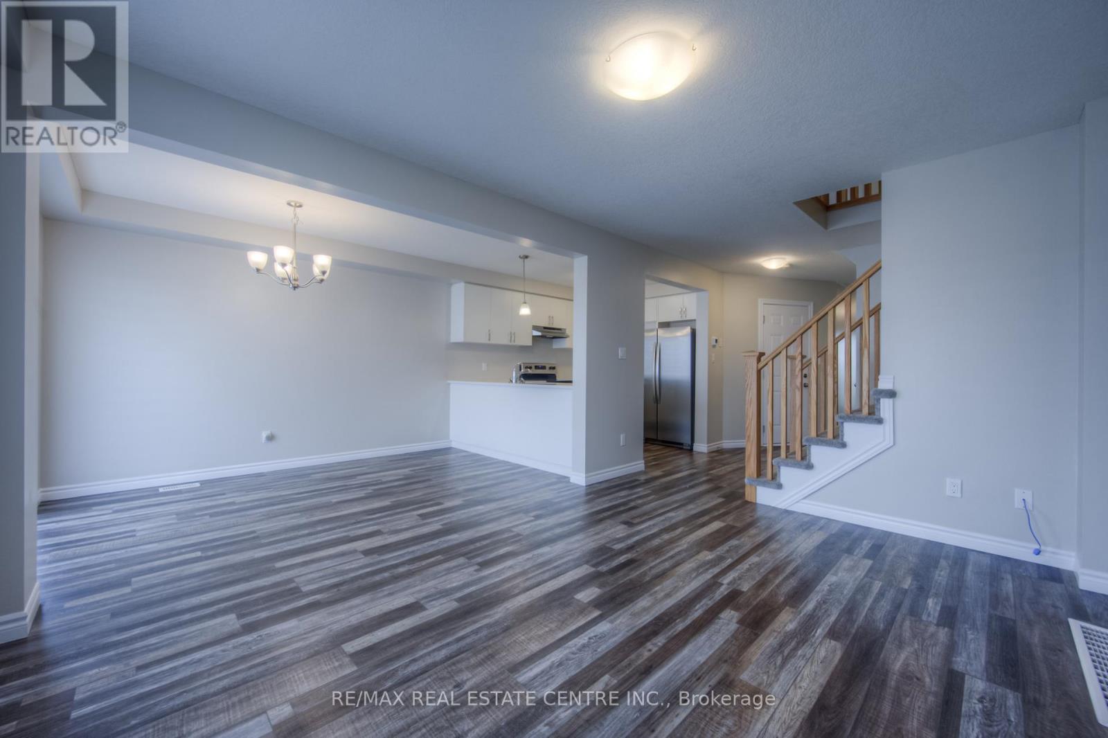 309 Bradshaw Drive, Stratford, Ontario  N5A 0K2 - Photo 4 - X13659976