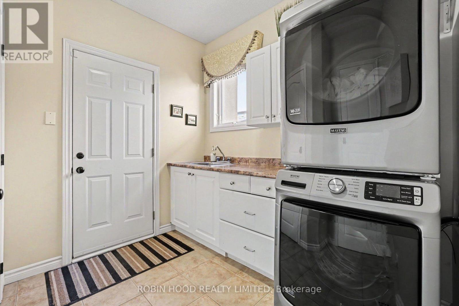 92 Broughton Street, Kanata, Ontario  K2K 3N4 - Photo 21 - X13660000