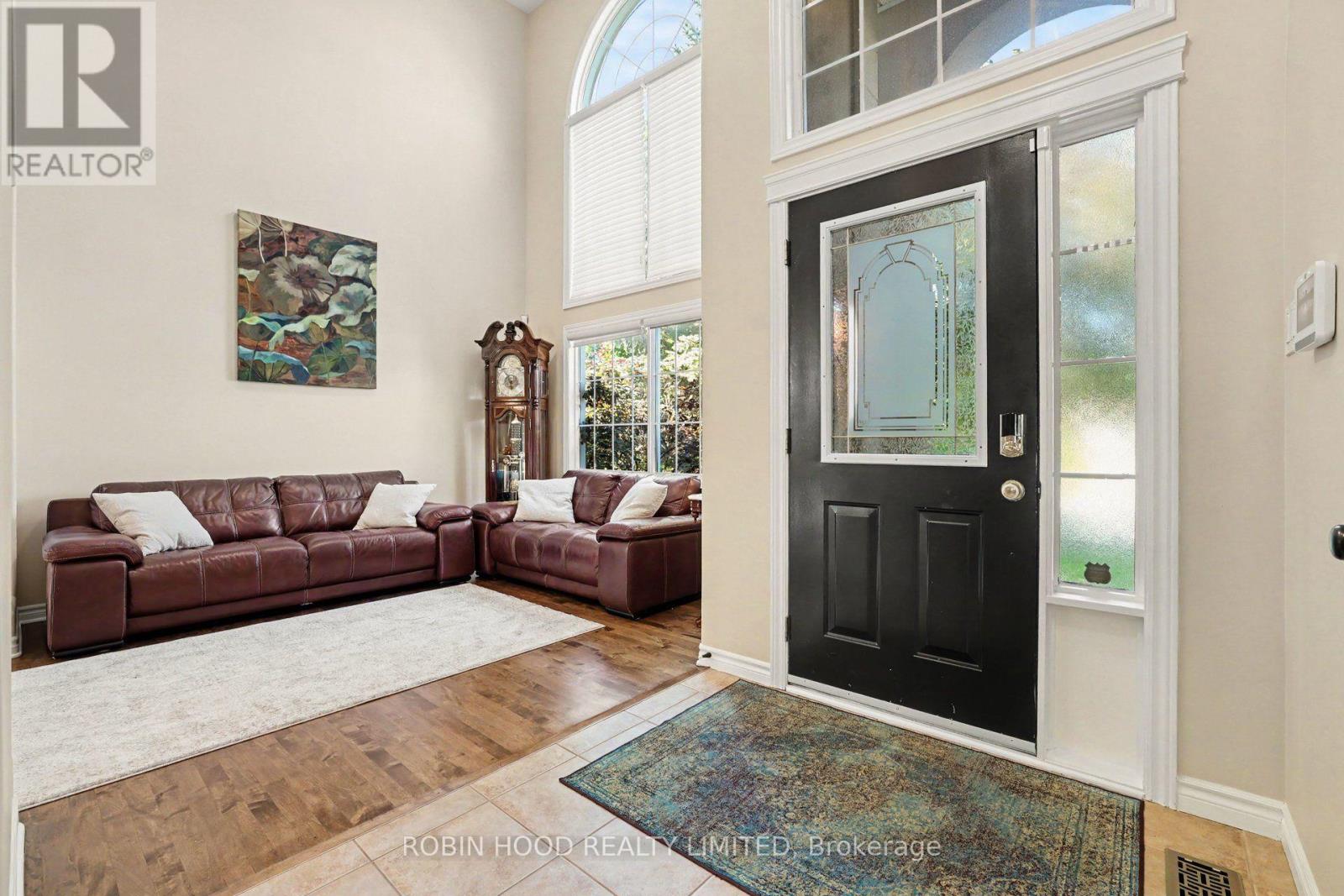 92 Broughton Street, Kanata, Ontario  K2K 3N4 - Photo 3 - X13660000