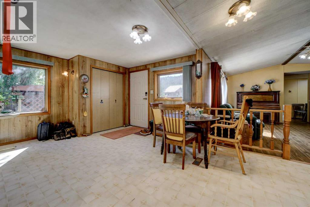 5670 16 Avenue, Coleman, Alberta  T0K 0M0 - Photo 8 - A2328517