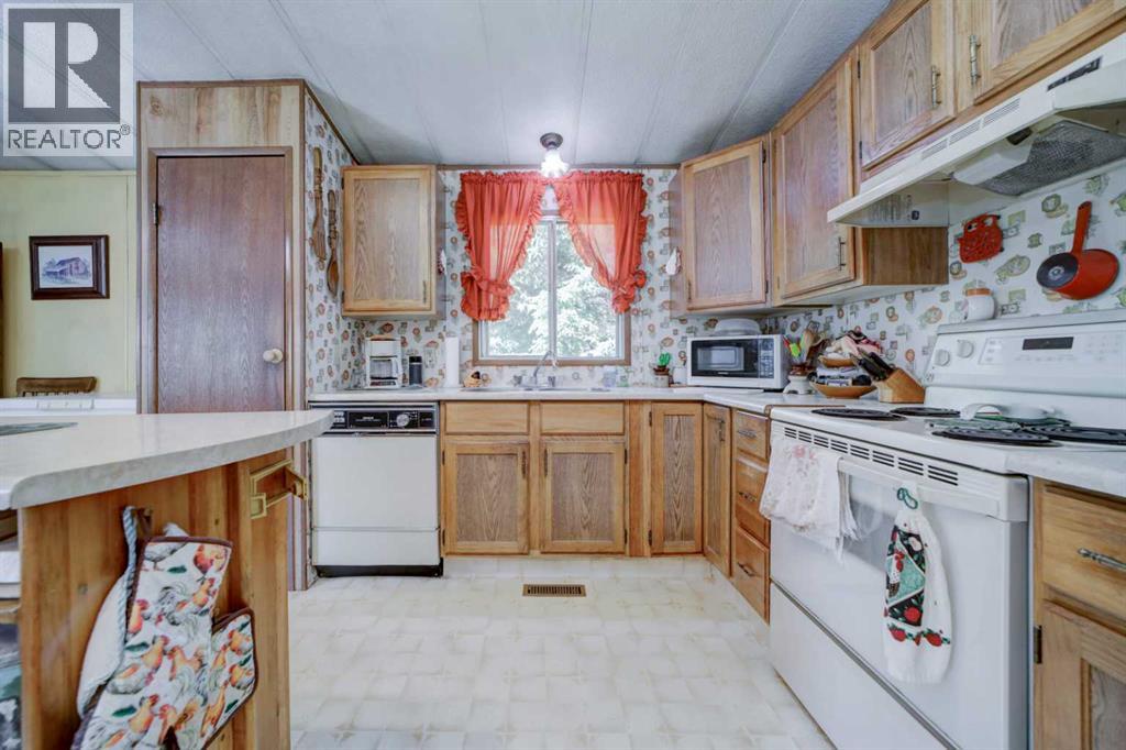 5670 16 Avenue, Coleman, Alberta  T0K 0M0 - Photo 12 - A2328517