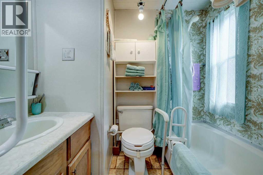 5670 16 Avenue, Coleman, Alberta  T0K 0M0 - Photo 32 - A2328517