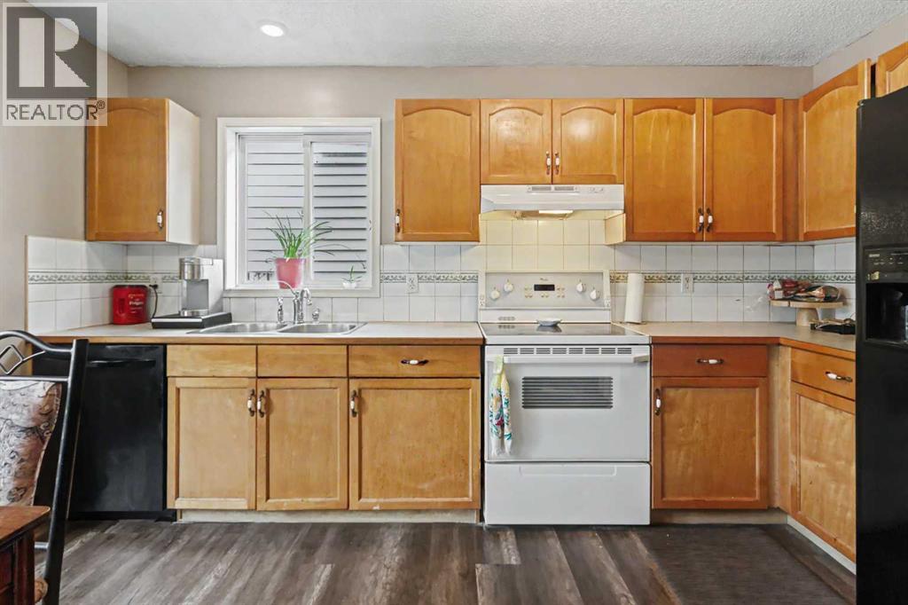 311 Erin Circle SE, Calgary, Alberta  T2B 3J1 - Photo 9 - A2334235