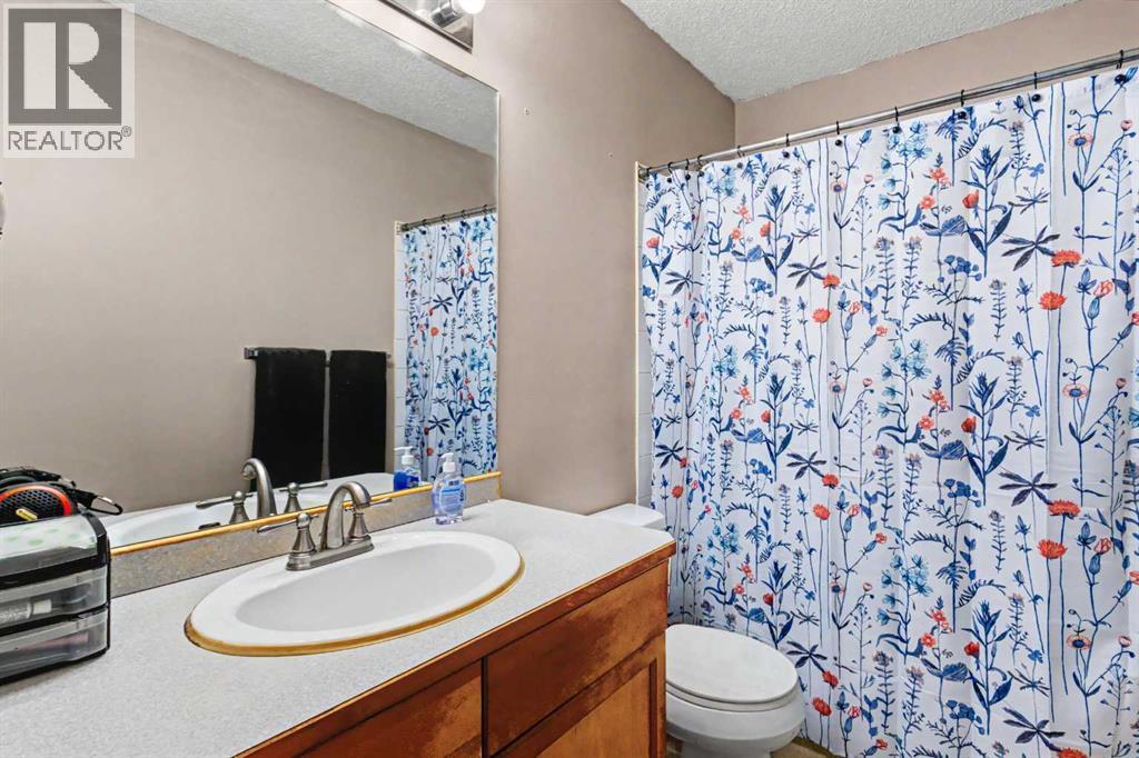 311 Erin Circle SE, Calgary, Alberta  T2B 3J1 - Photo 16 - A2334235