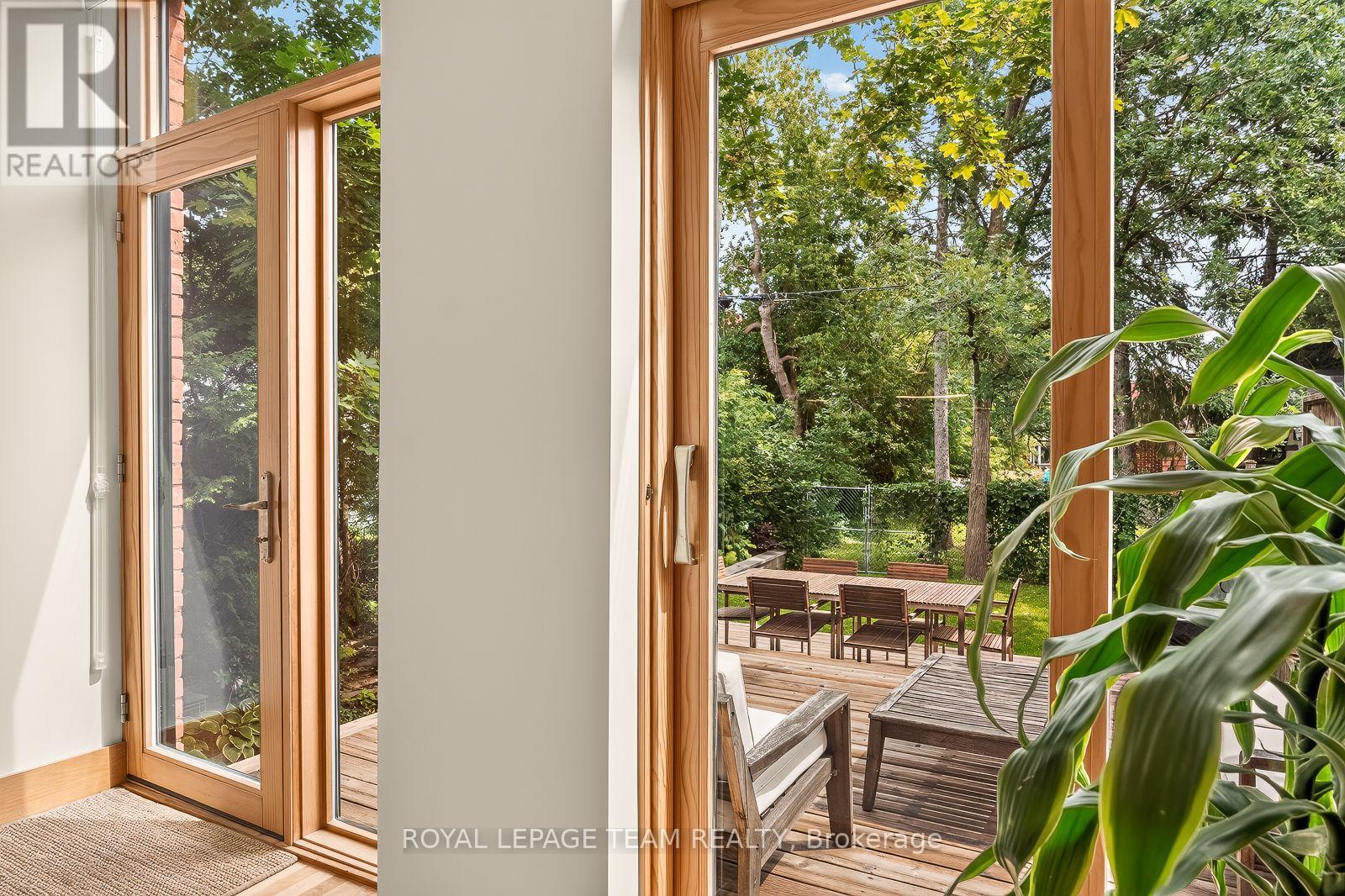66 Ivy Crescent, Ottawa, Ontario K1M 1X6 - Photo 4 - X13660054