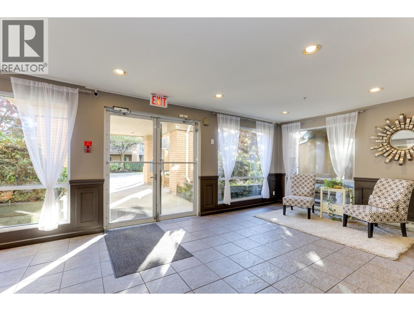 315 2551 Parkview Lane, Port Coquitlam, British Columbia  V3C 6J8 - Photo 3 - R3154230