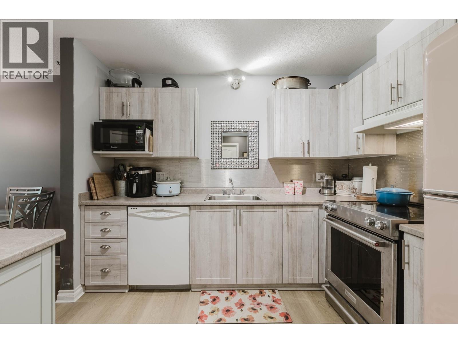315 2551 Parkview Lane, Port Coquitlam, British Columbia  V3C 6J8 - Photo 10 - R3154230