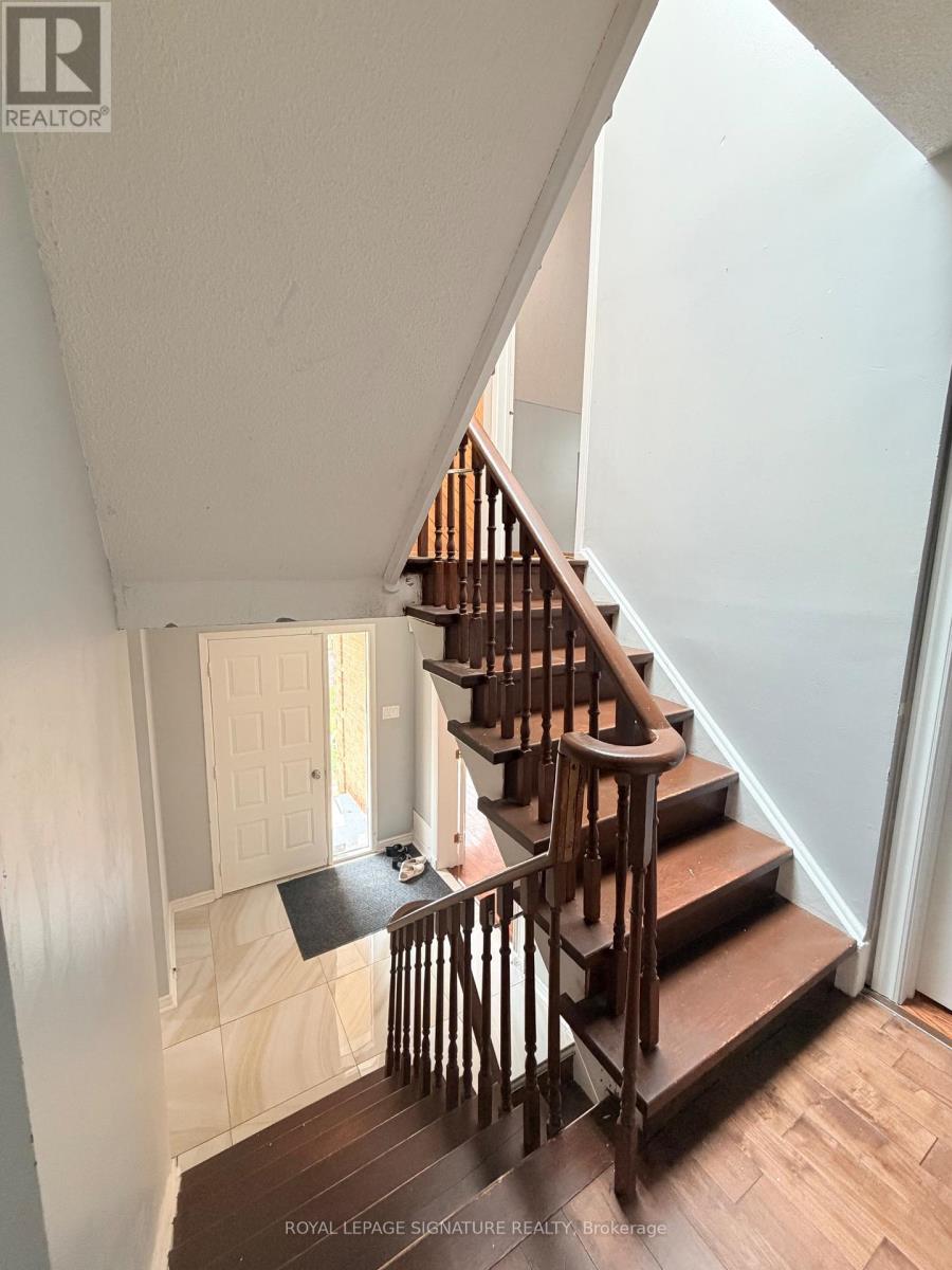 Main And Upper - 41 Broadbridge Drive, Toronto, Ontario  M1C 3K5 - Photo 13 - E13659702