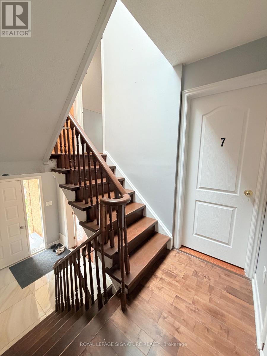 Main And Upper - 41 Broadbridge Drive, Toronto, Ontario  M1C 3K5 - Photo 15 - E13659702