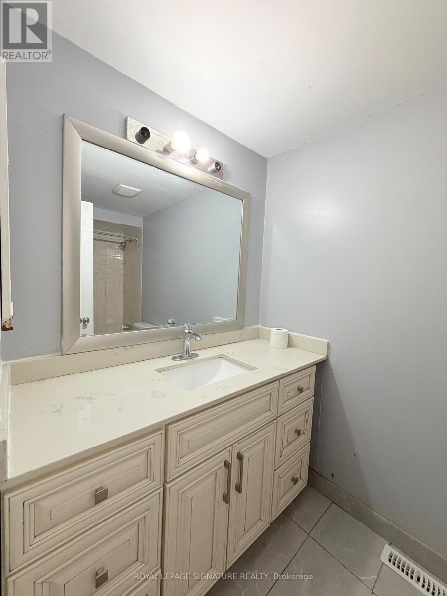Main And Upper - 41 Broadbridge Drive, Toronto, Ontario  M1C 3K5 - Photo 31 - E13659702