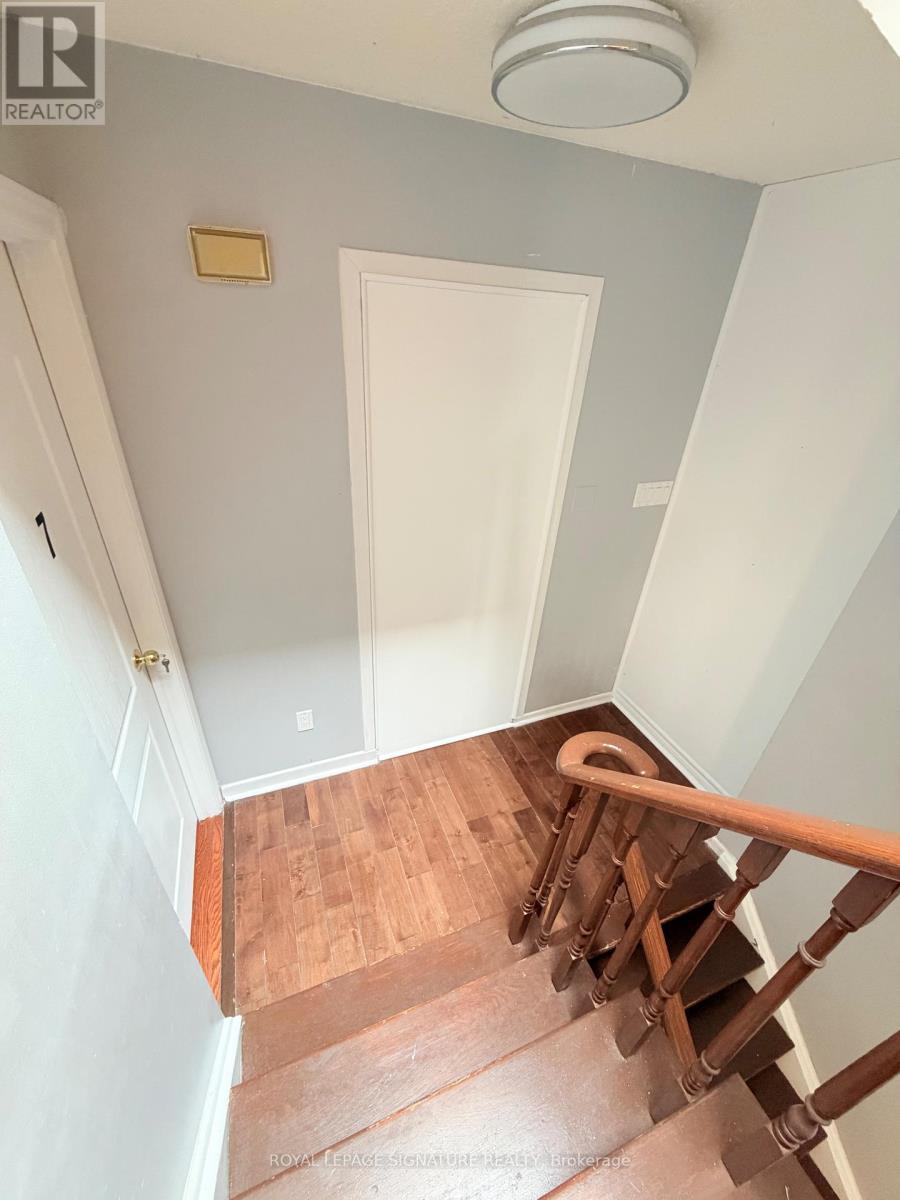 Main And Upper - 41 Broadbridge Drive, Toronto, Ontario  M1C 3K5 - Photo 14 - E13659702