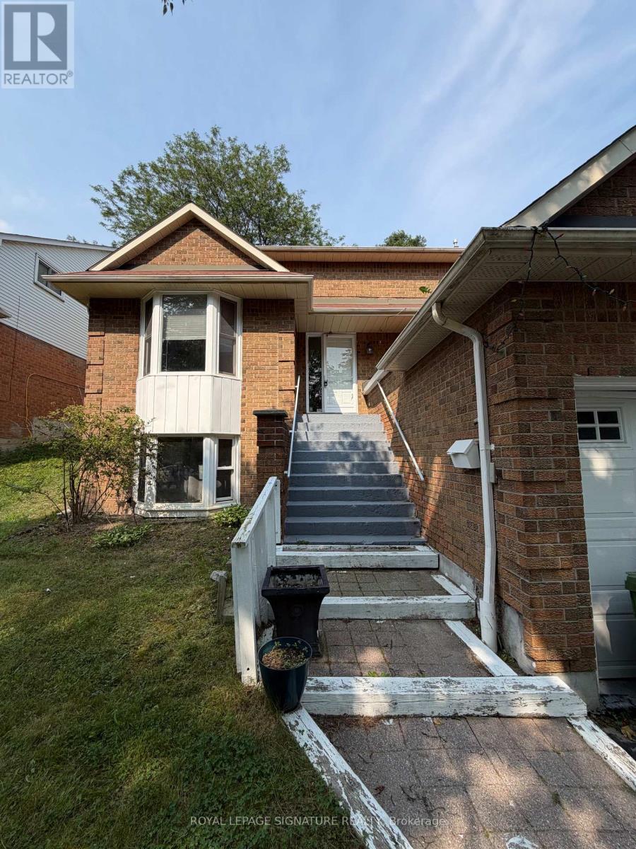 Main And Upper - 41 Broadbridge Drive, Toronto, Ontario  M1C 3K5 - Photo 2 - E13659702