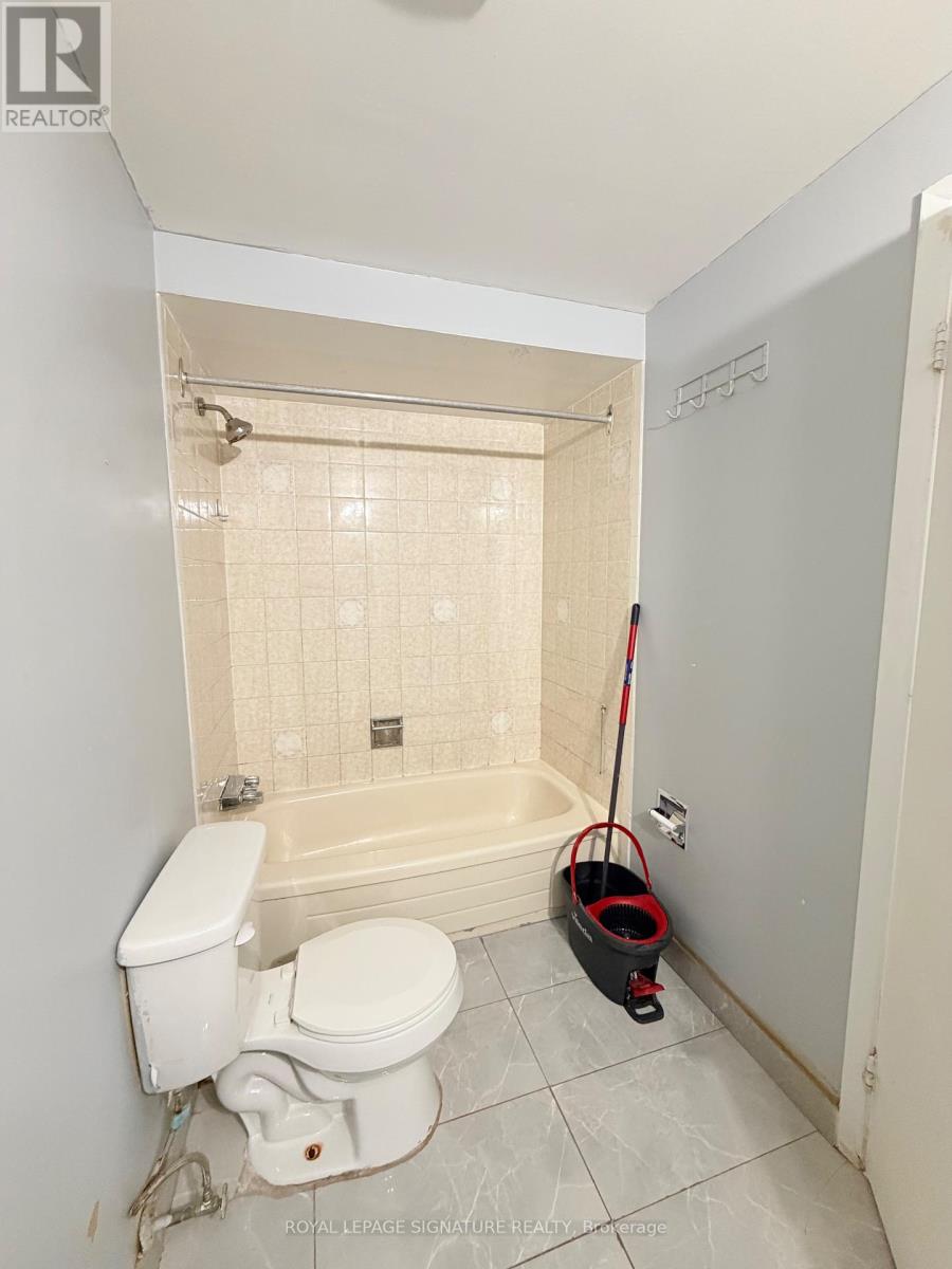 Main And Upper - 41 Broadbridge Drive, Toronto, Ontario  M1C 3K5 - Photo 30 - E13659702