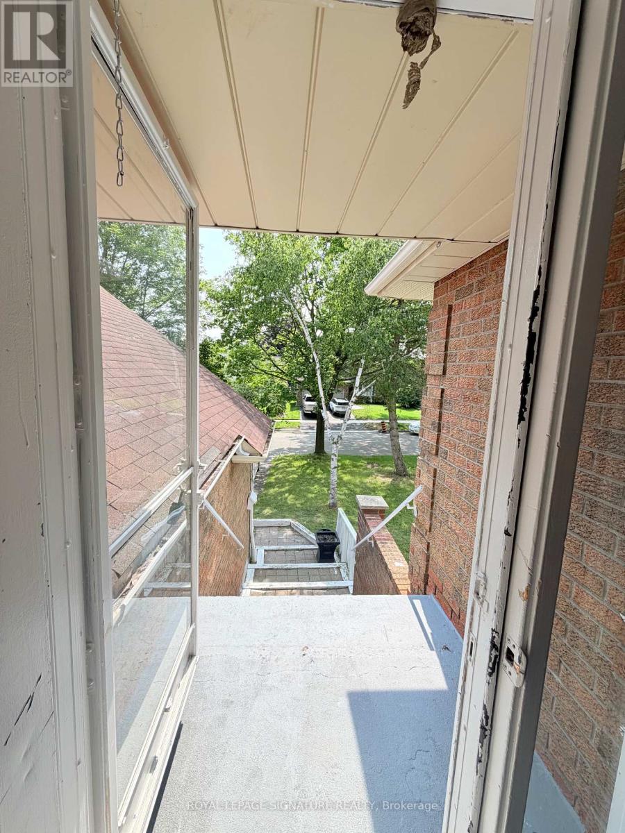 Main And Upper - 41 Broadbridge Drive, Toronto, Ontario  M1C 3K5 - Photo 4 - E13659702
