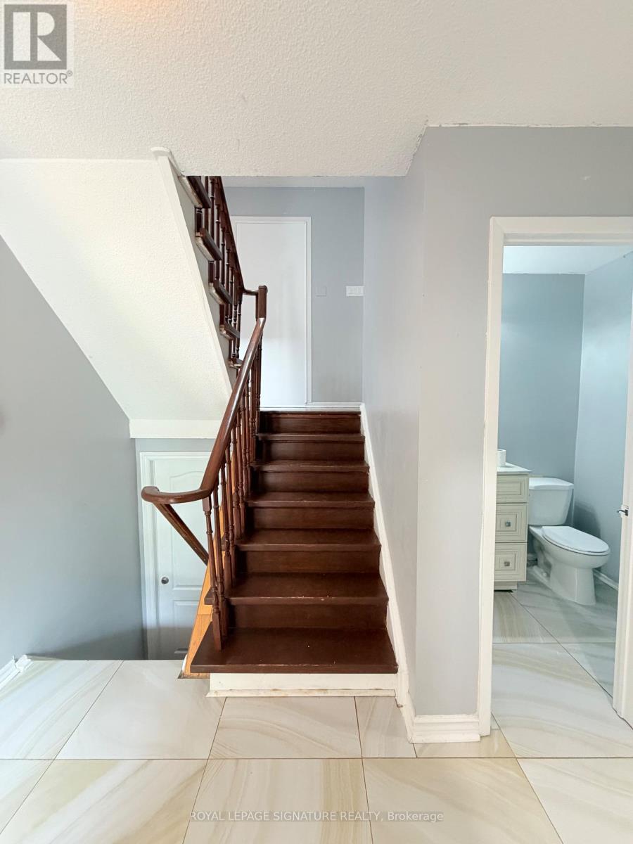 Main And Upper - 41 Broadbridge Drive, Toronto, Ontario  M1C 3K5 - Photo 5 - E13659702