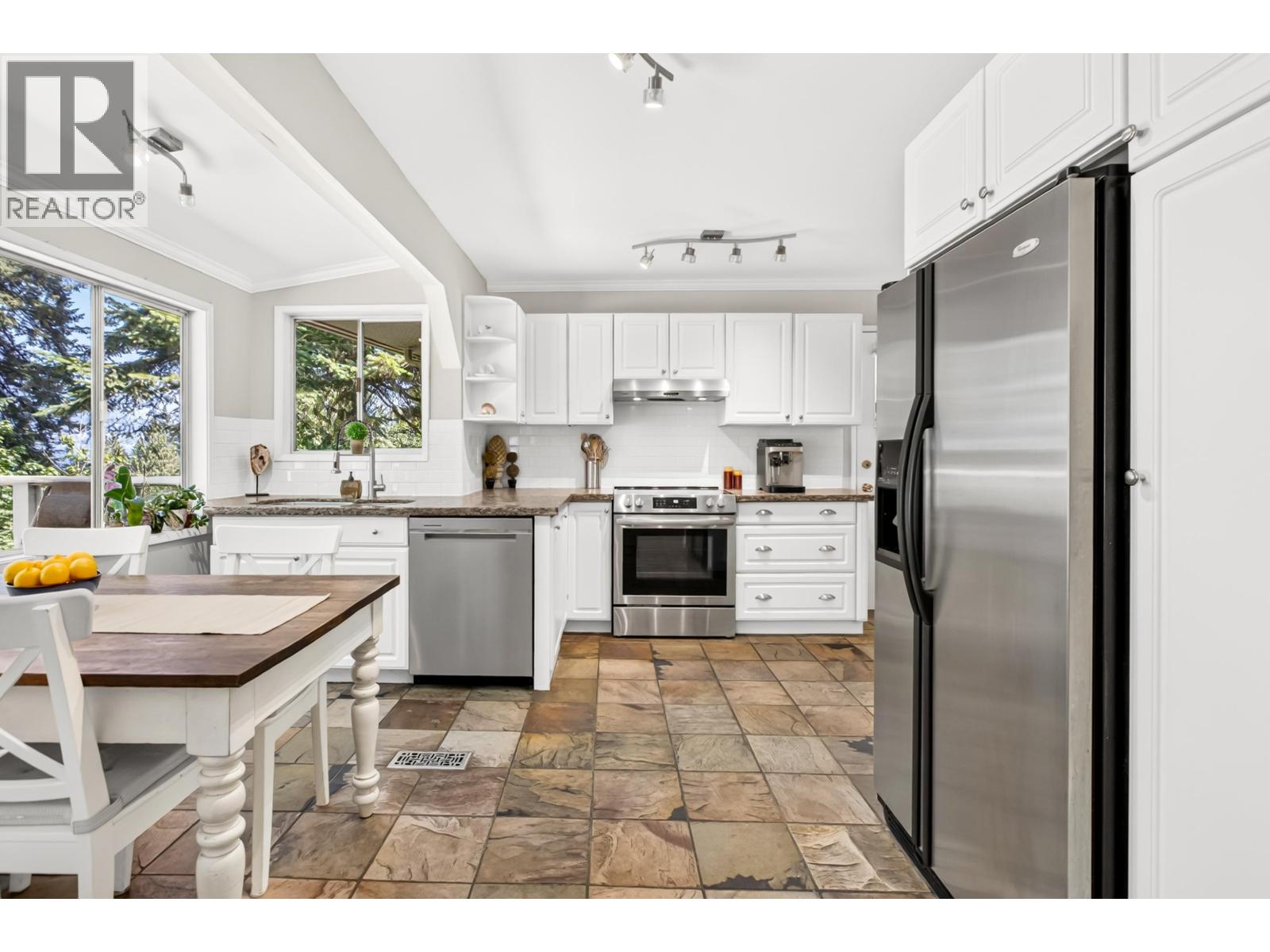 990 Jarvis Street, Coquitlam, British Columbia  V3J 5A1 - Photo 4 - R3154477