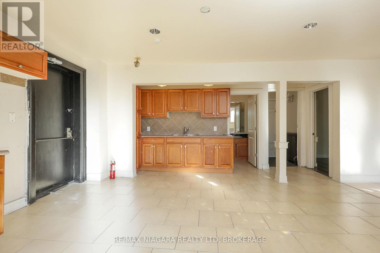 22 Academy Street, St. Catharines, Ontario  L2R 4Z6 - Photo 41 - X13659796
