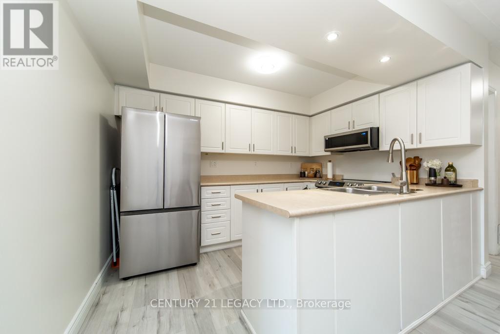 44 Tincomb Crescent, Whitby, Ontario  L1R 2Y6 - Photo 13 - E13660068