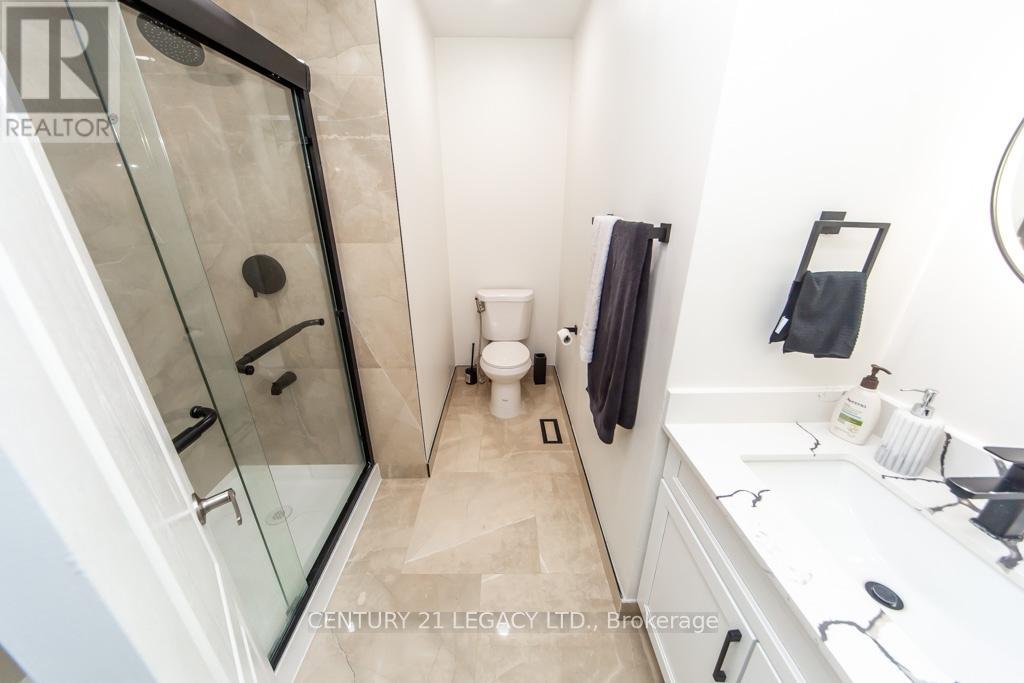 44 Tincomb Crescent, Whitby, Ontario  L1R 2Y6 - Photo 33 - E13660068