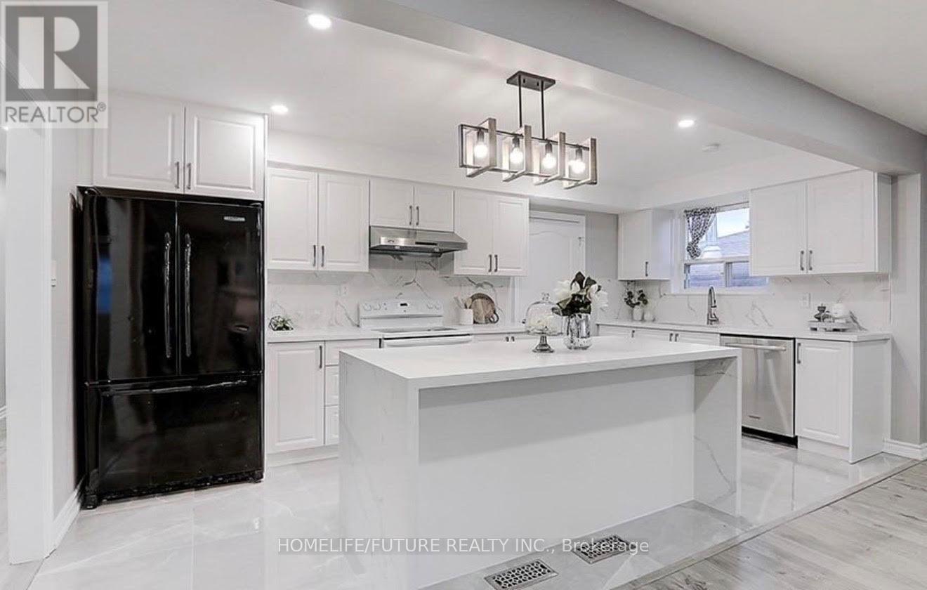 38 Boarhill Drive, Toronto, Ontario M1S 2M3 - Photo 2 - E13660092