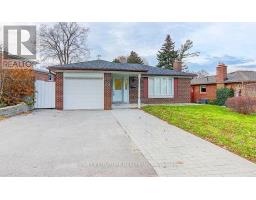 38 BOARHILL DRIVE, Toronto, Ontario