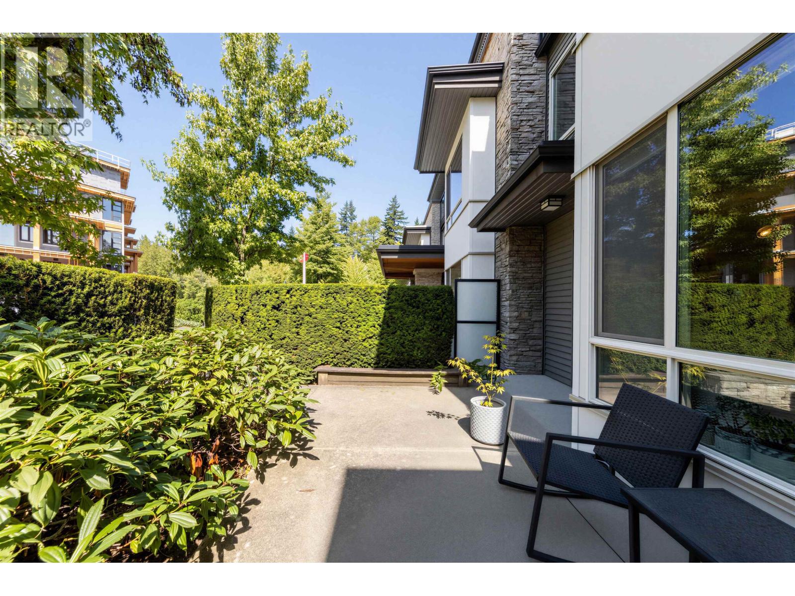 102 7418 Byrnepark Walk, Burnaby, British Columbia  V3N 0B3 - Photo 3 - R3154048
