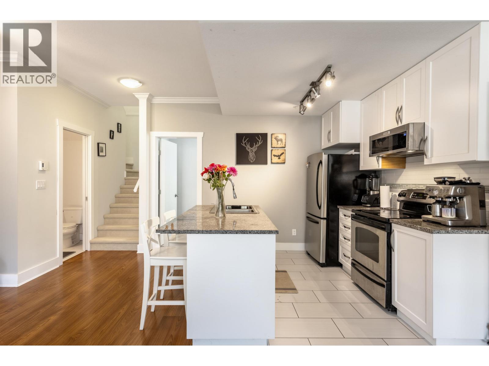 102 7418 Byrnepark Walk, Burnaby, British Columbia  V3N 0B3 - Photo 13 - R3154048