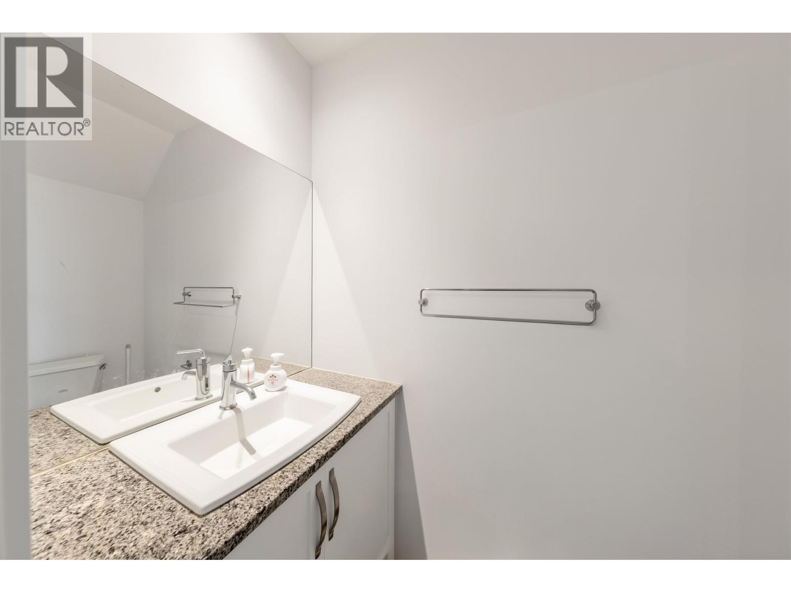 102 7418 Byrnepark Walk, Burnaby, British Columbia  V3N 0B3 - Photo 16 - R3154048