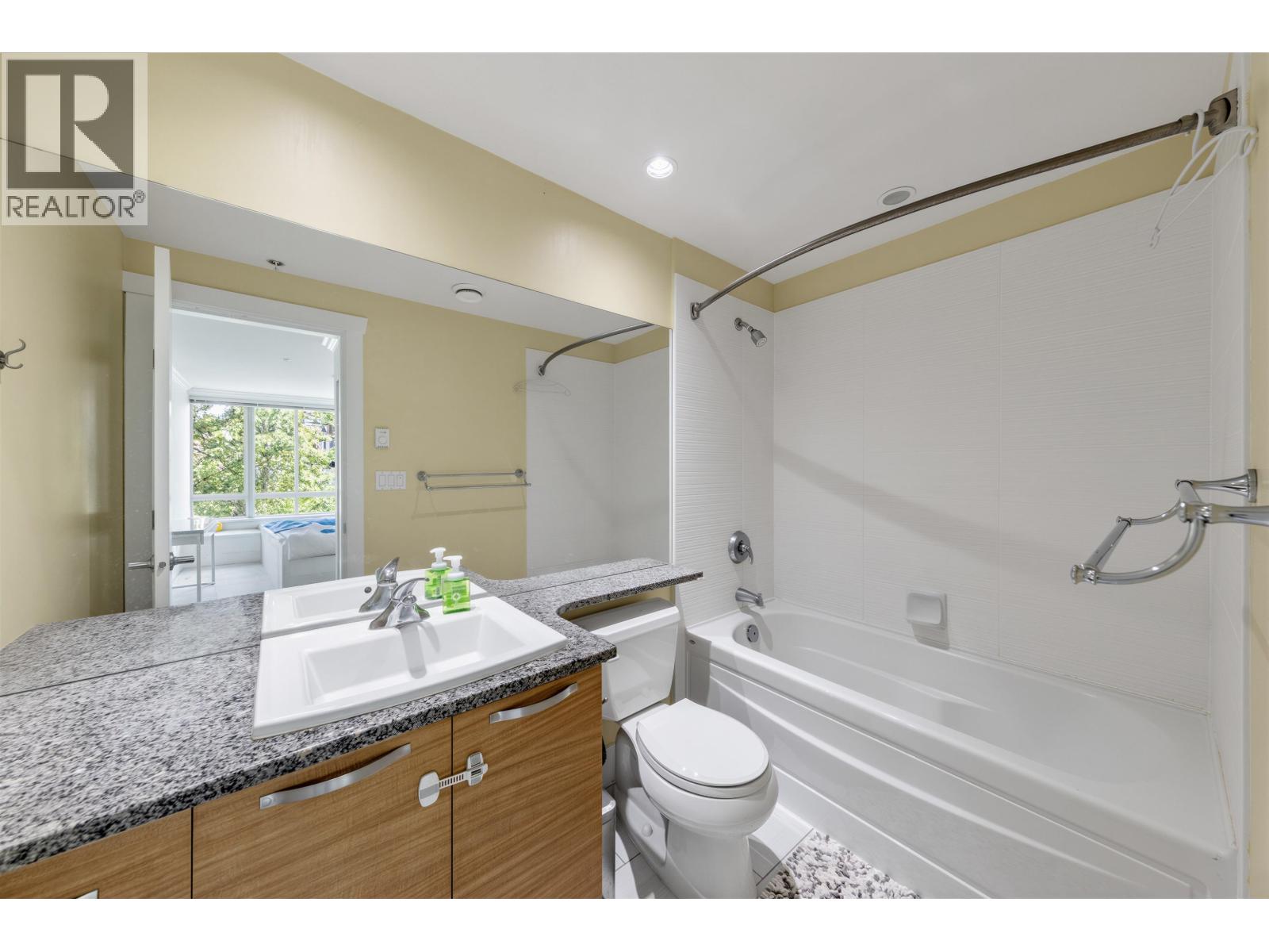 102 7418 Byrnepark Walk, Burnaby, British Columbia  V3N 0B3 - Photo 19 - R3154048