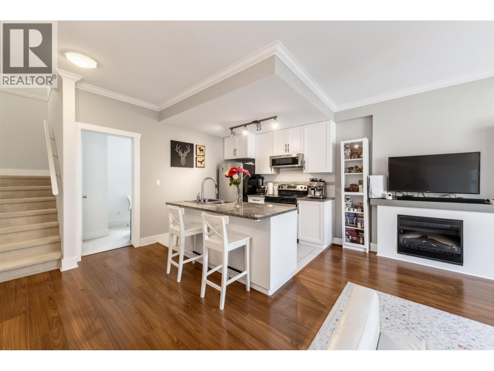 102 7418 Byrnepark Walk, Burnaby, British Columbia  V3N 0B3 - Photo 9 - R3154048