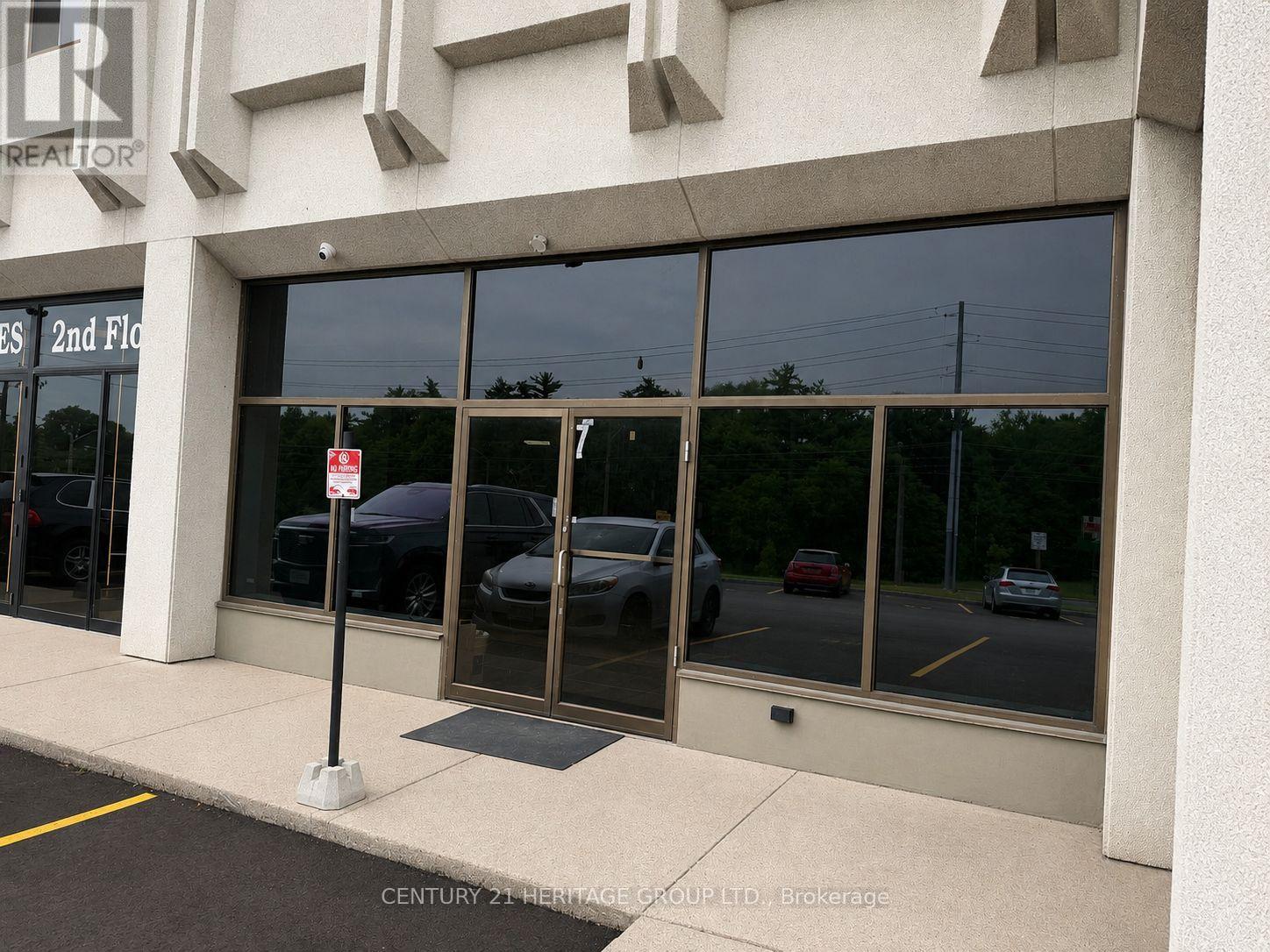 5 - 4544 Dufferin Street, Toronto, Ontario M3H 5X2 - Photo 3 - W13660058