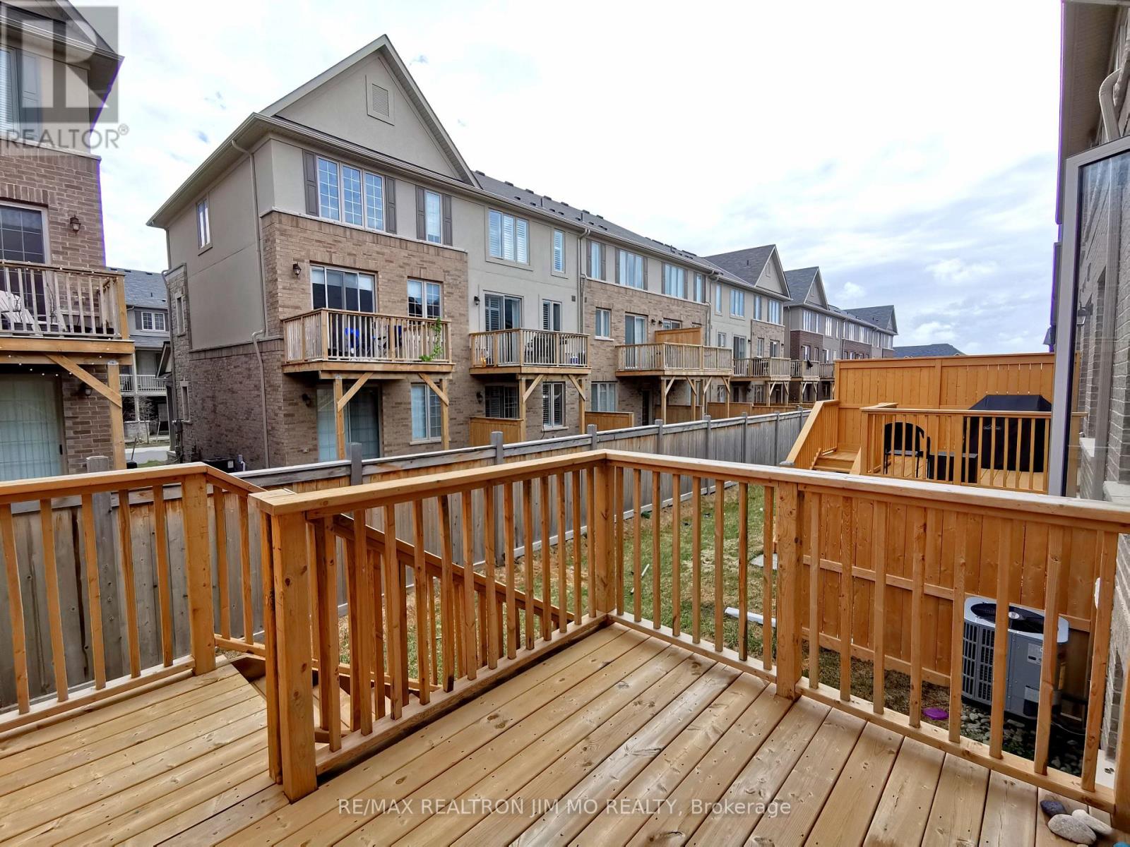 398 Threshing Mill Boulevard, Oakville, Ontario L6H 0P6 - Photo 12 - W13660078
