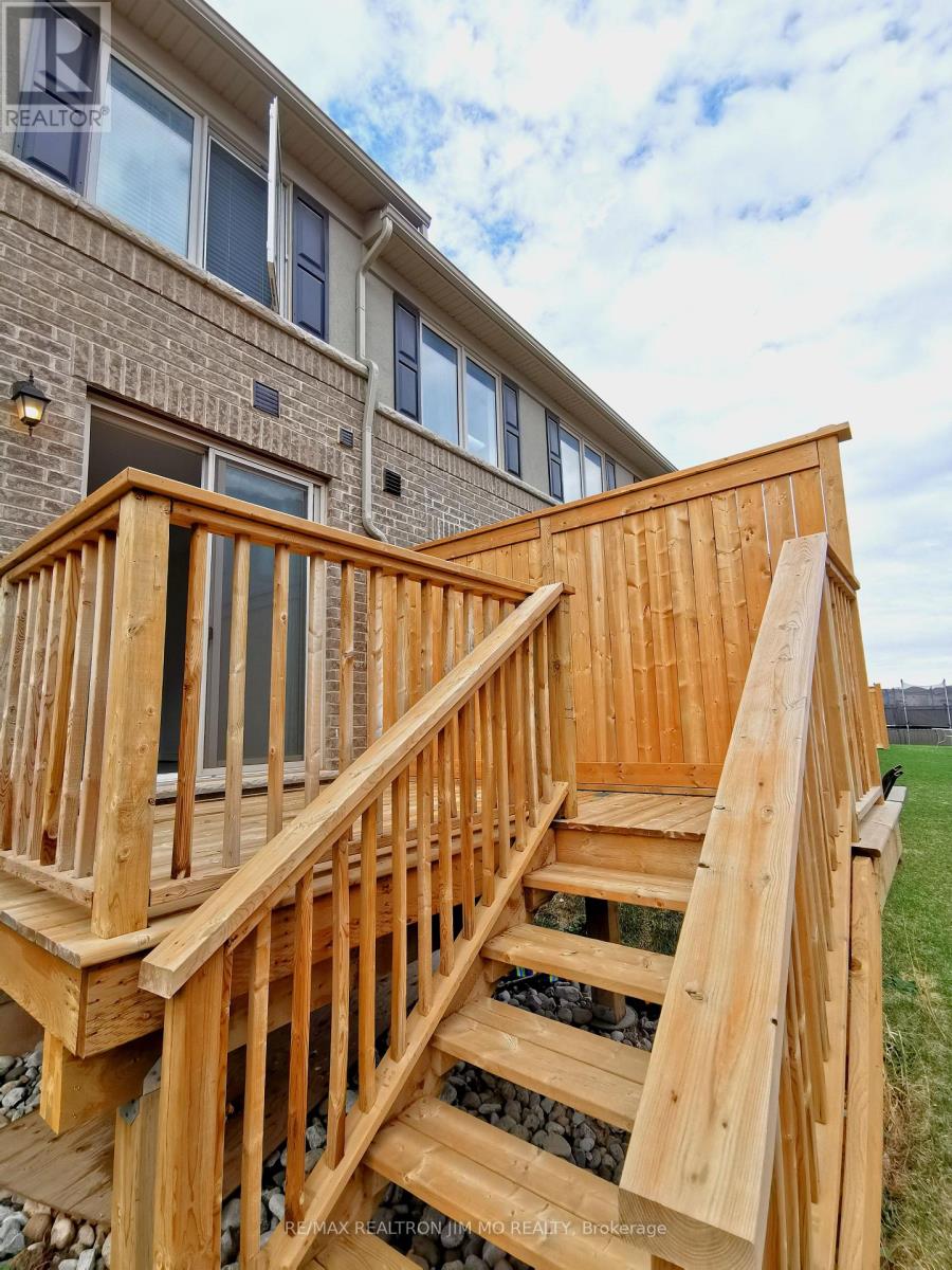 398 Threshing Mill Boulevard, Oakville, Ontario L6H 0P6 - Photo 13 - W13660078
