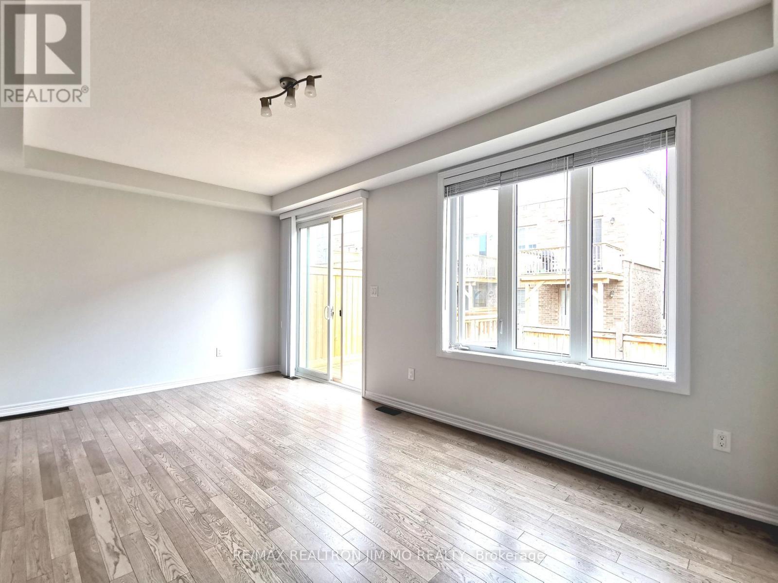 398 Threshing Mill Boulevard, Oakville, Ontario L6H 0P6 - Photo 5 - W13660078