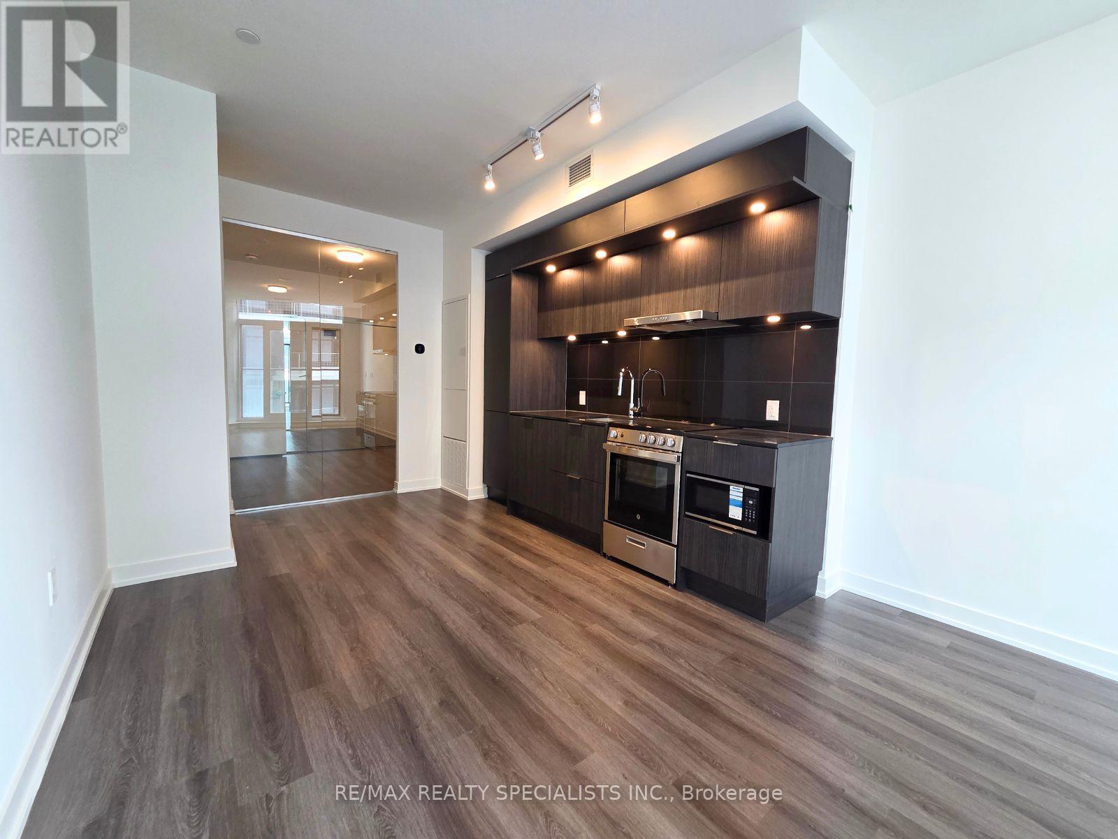 527 - 448 Burnhamthorpe Road W, Mississauga, Ontario L5B 0R4 - Photo 5 - W13660082