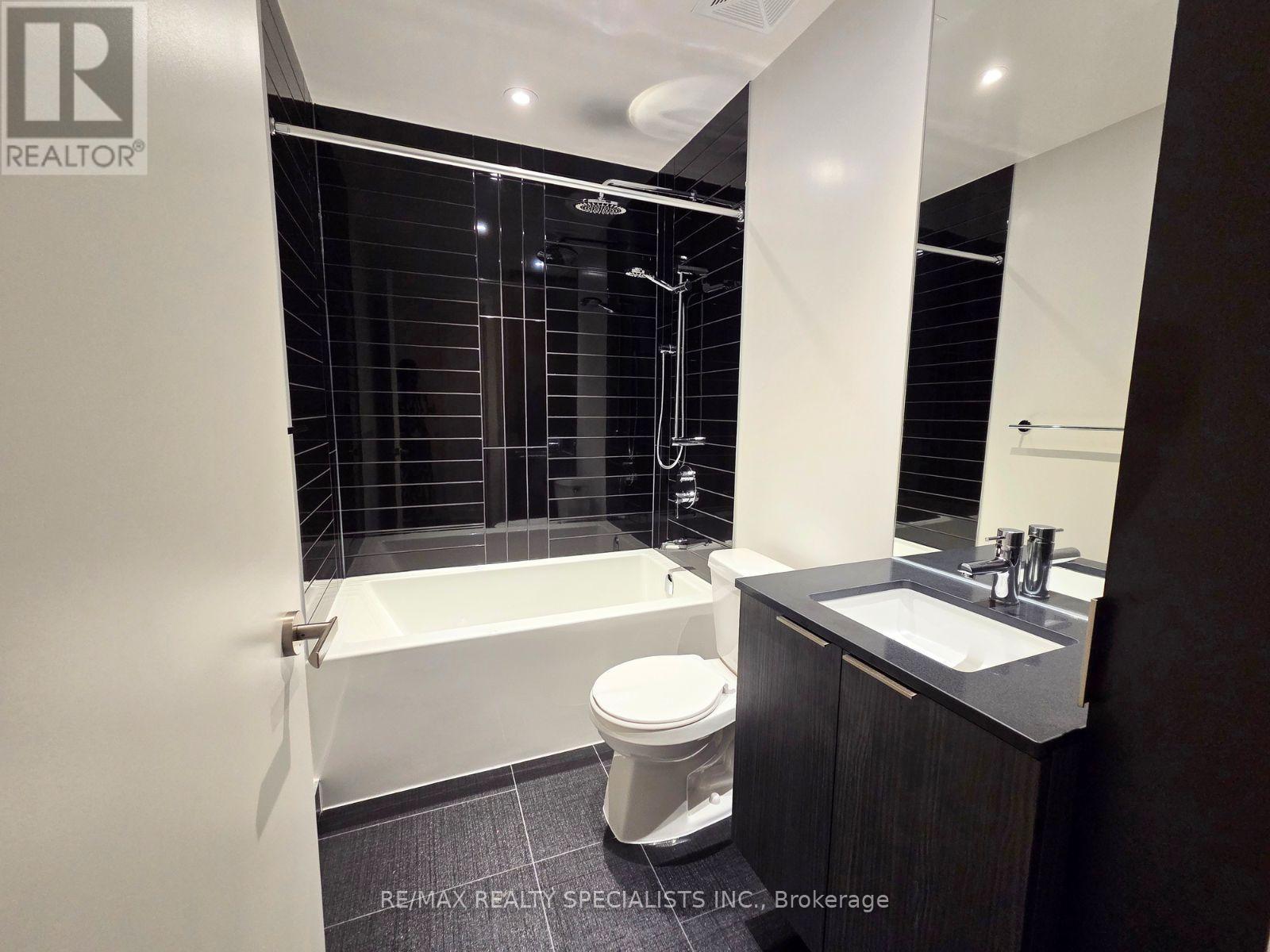 527 - 448 Burnhamthorpe Road W, Mississauga, Ontario L5B 0R4 - Photo 7 - W13660082