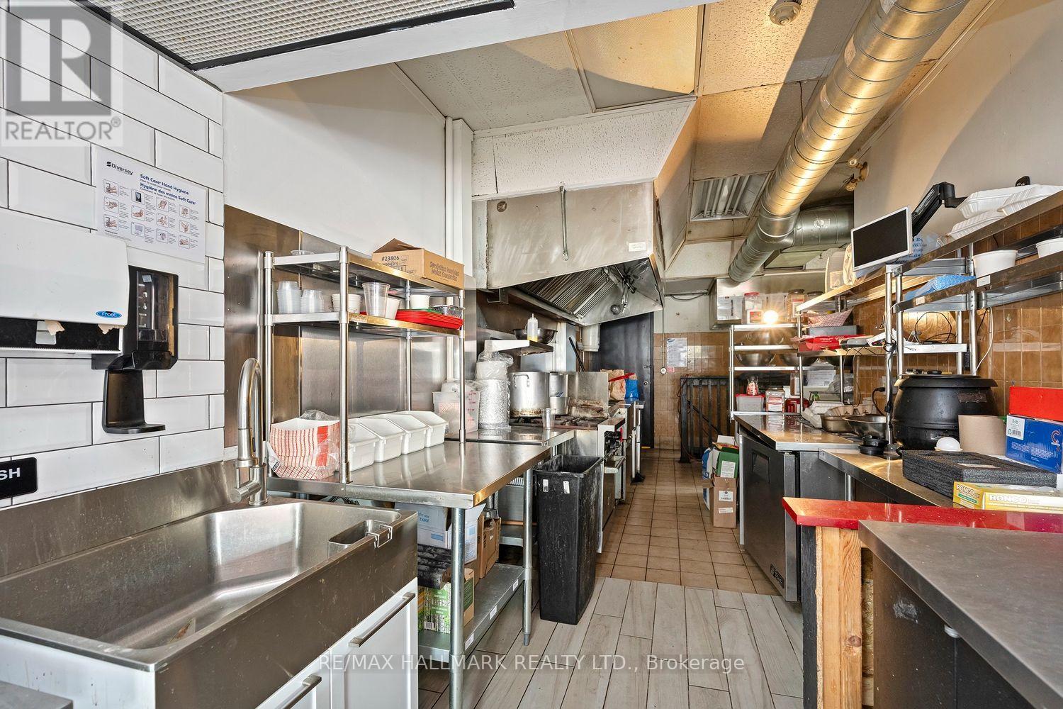 523 Annette Street, Toronto, Ontario M6P 1S1 - Photo 12 - W13660084