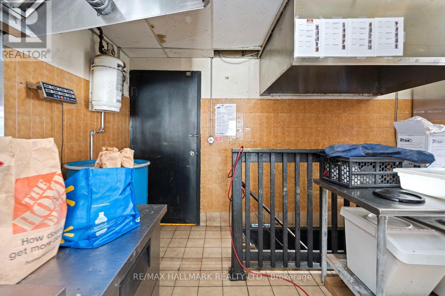 523 Annette Street, Toronto, Ontario M6P 1S1 - Photo 14 - W13660084