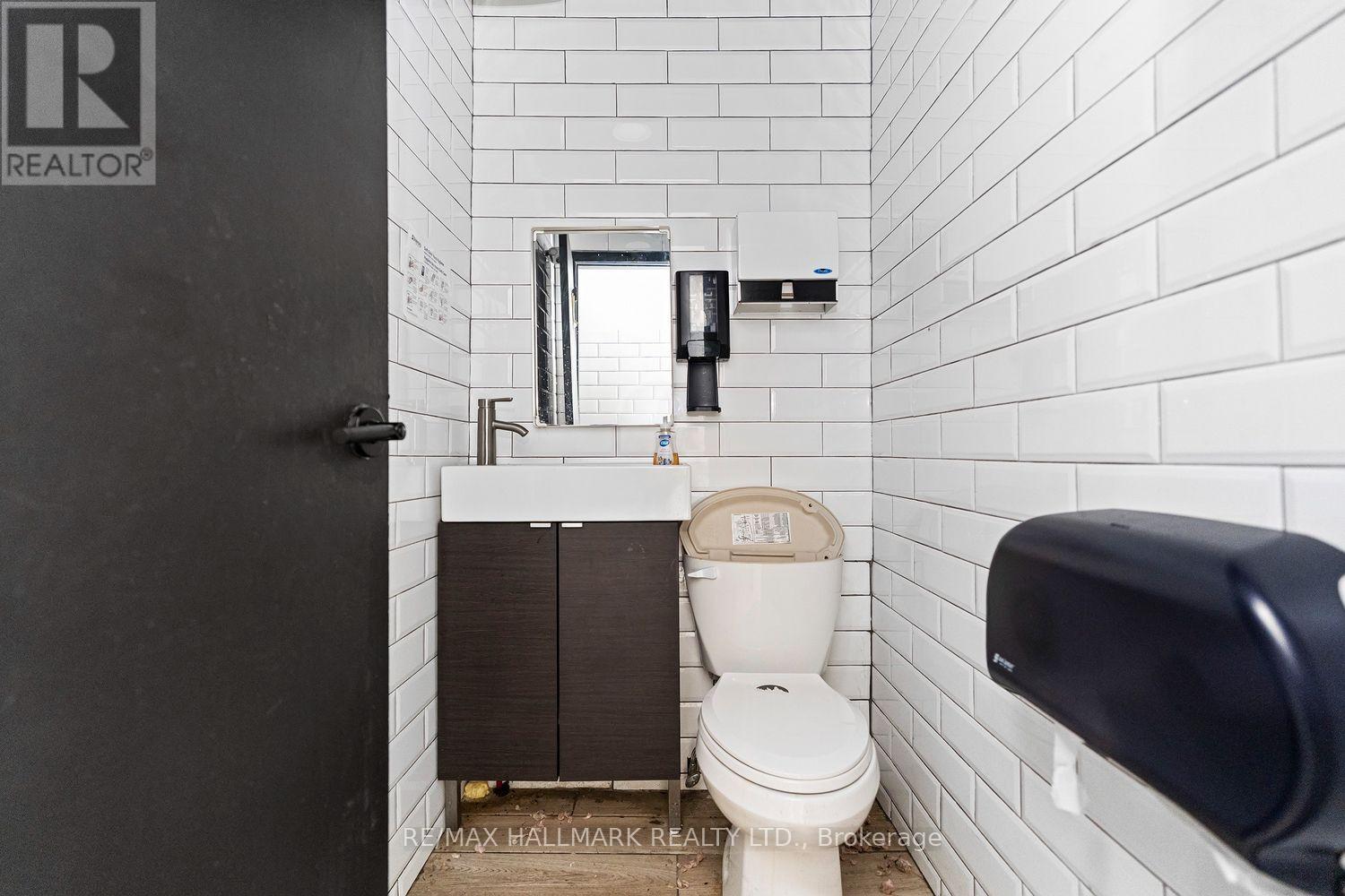 523 Annette Street, Toronto, Ontario M6P 1S1 - Photo 21 - W13660084