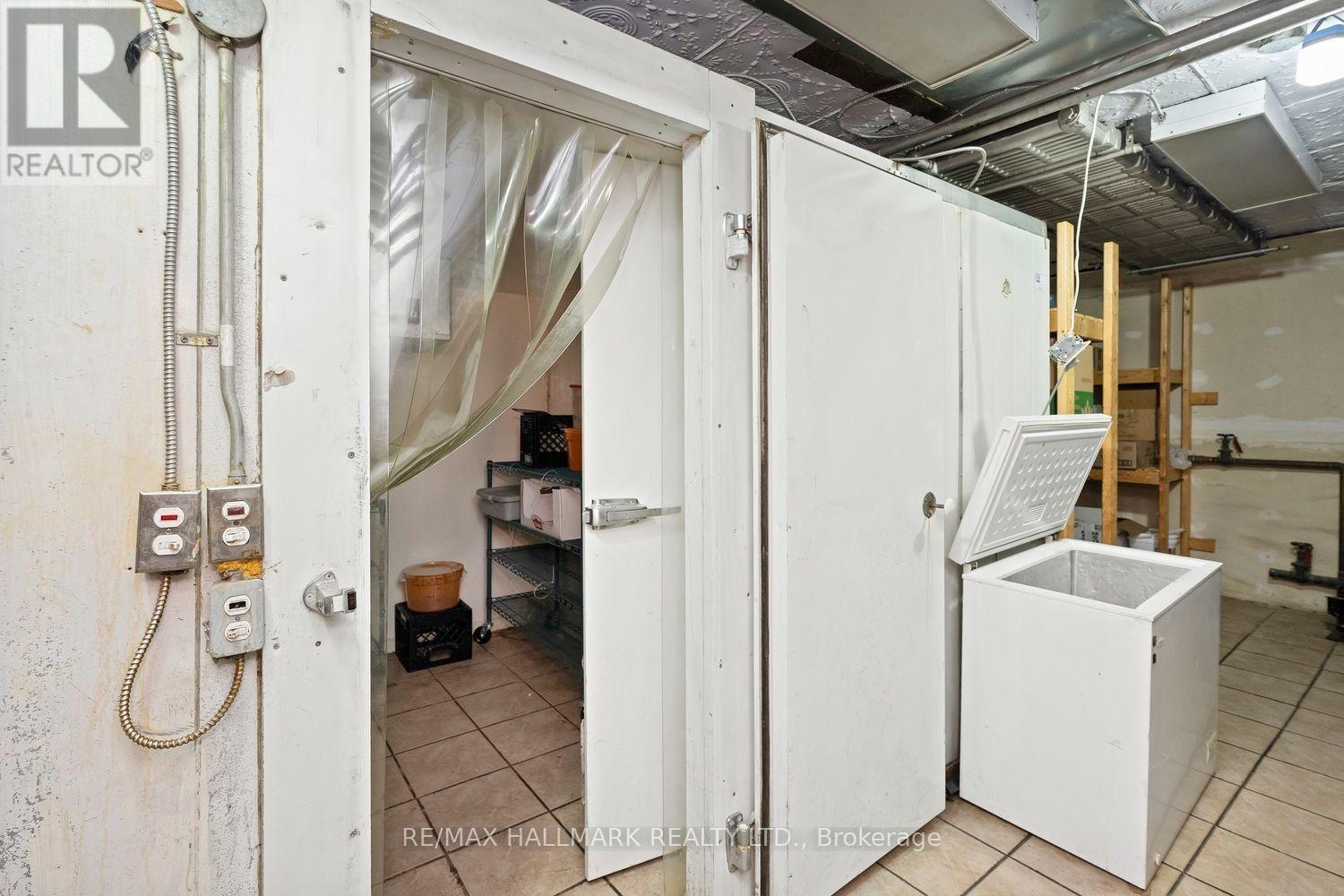 523 Annette Street, Toronto, Ontario M6P 1S1 - Photo 22 - W13660084