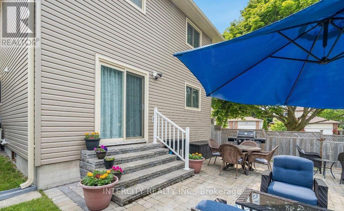 79 Kinzie Lane, Barrie, Ontario  L4M 5Z8 - Photo 4 - S13658536