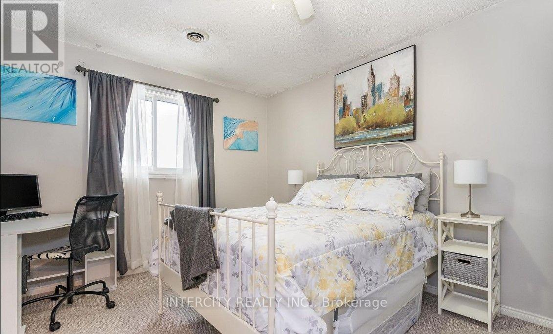 79 Kinzie Lane, Barrie, Ontario  L4M 5Z8 - Photo 7 - S13658536