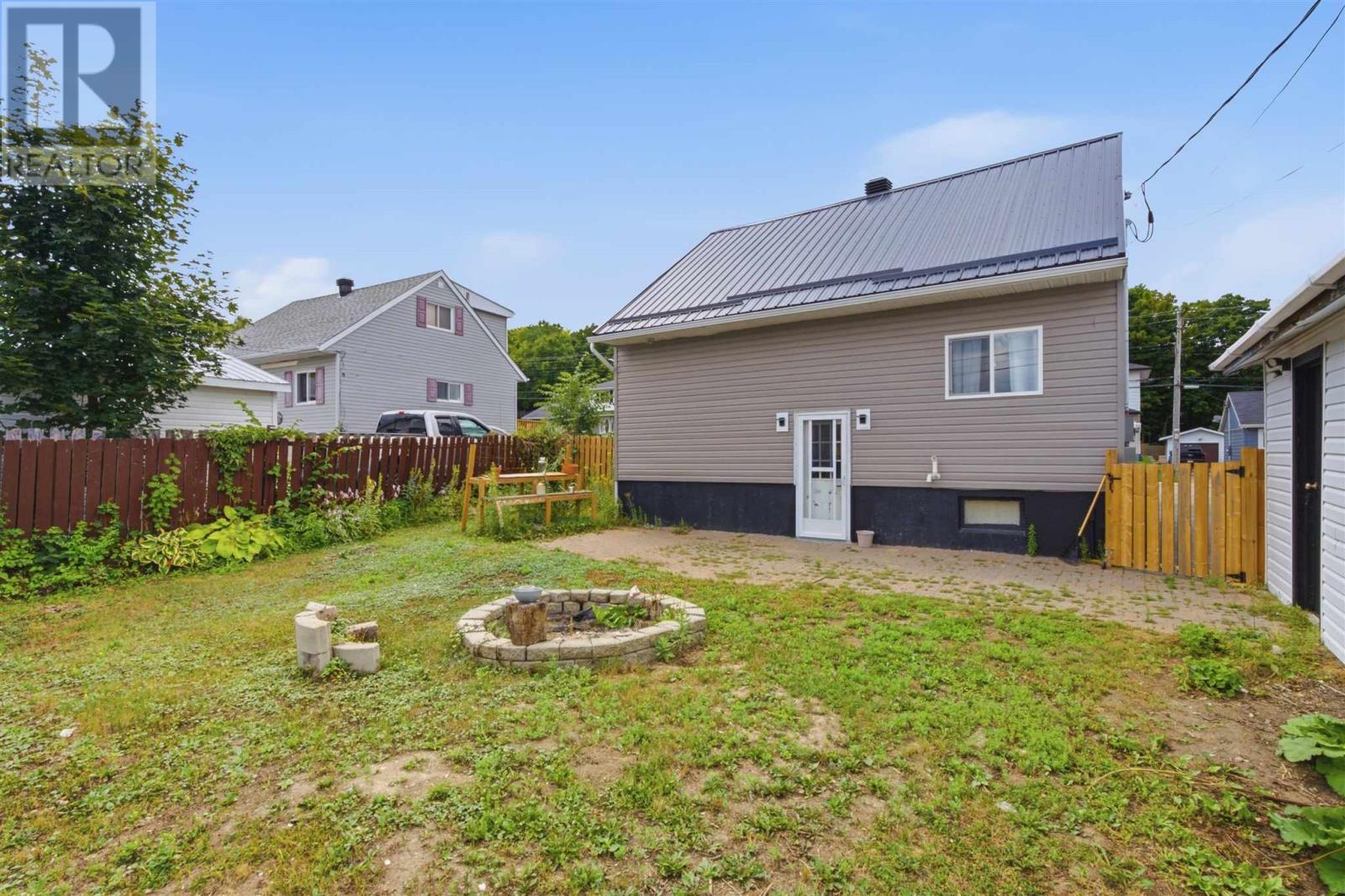 70 Spruce Ave, Elliot Lake, Ontario  P5A 2B8 - Photo 23 - SM262135