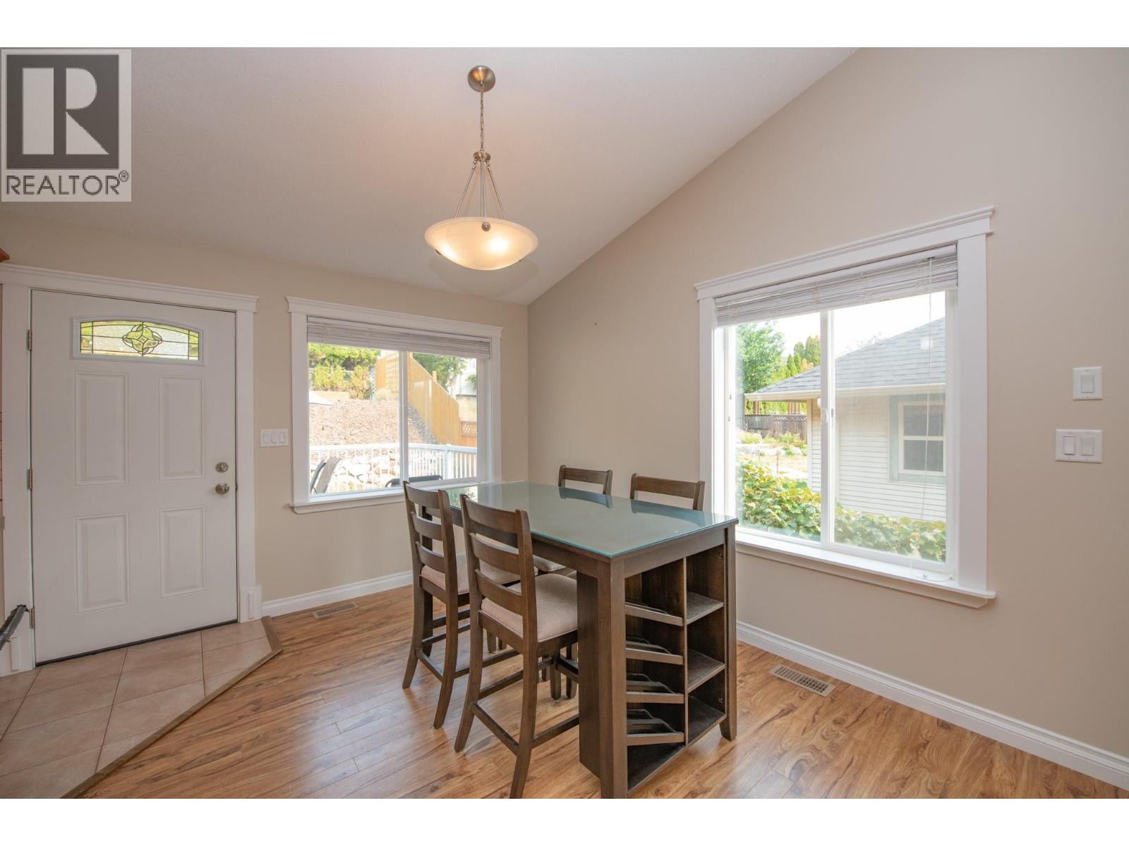 1808 Skyview Crescent, Lumby, British Columbia  V0E 2G0 - Photo 13 - 10396933