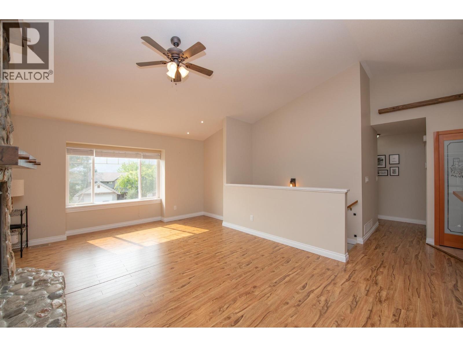 1808 Skyview Crescent, Lumby, British Columbia  V0E 2G0 - Photo 17 - 10396933