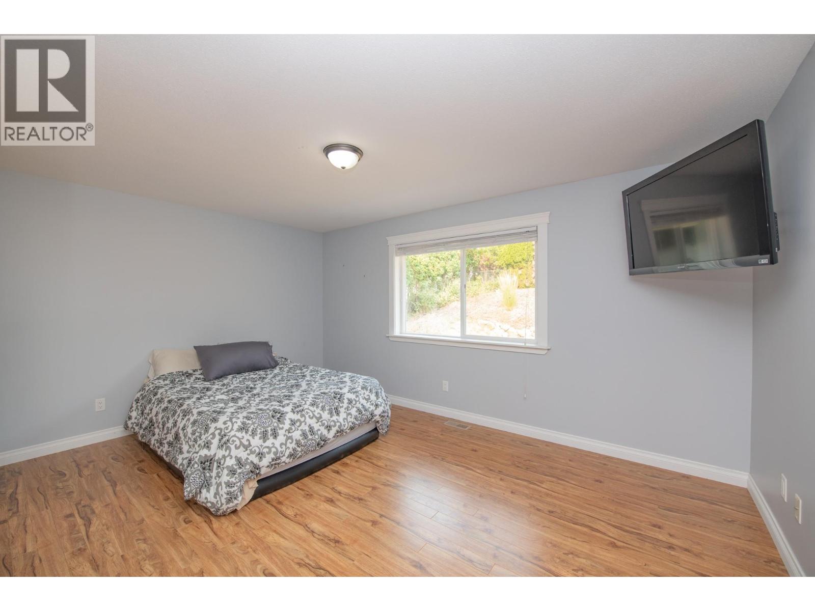 1808 Skyview Crescent, Lumby, British Columbia  V0E 2G0 - Photo 18 - 10396933