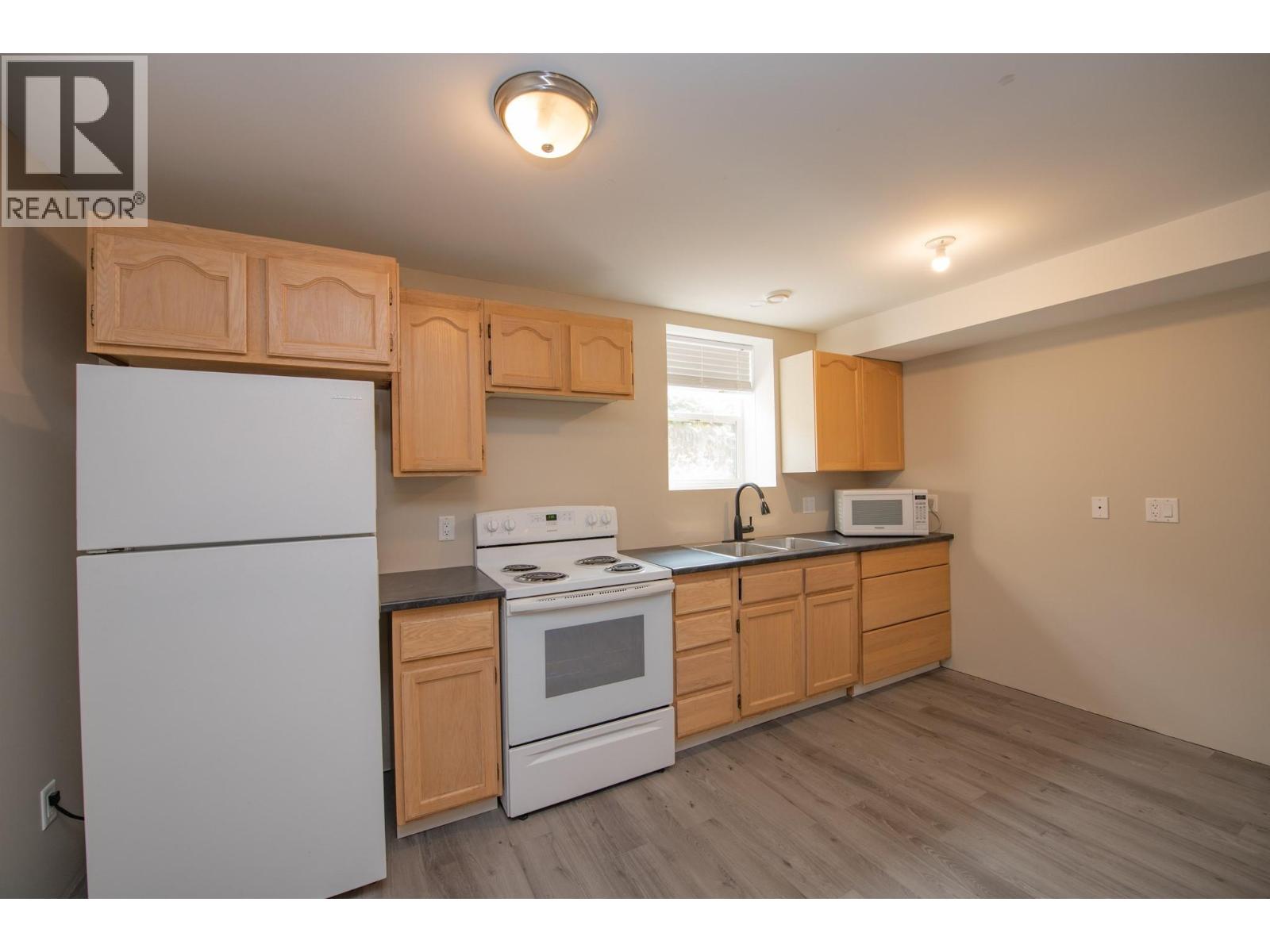 1808 Skyview Crescent, Lumby, British Columbia  V0E 2G0 - Photo 30 - 10396933